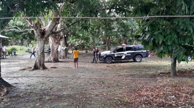 Jovem é visto em d1scussã0 com trio e depois é m0rt0 a f@cada$ em Manaus
