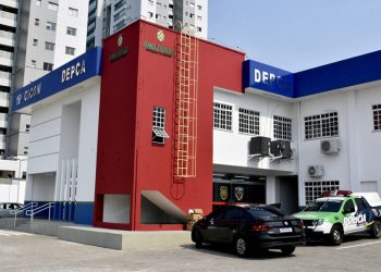 Jovem de 17 anos é mantida em cativeiro com o filho de 1 ano em Manaus; ela era e$tupr*da