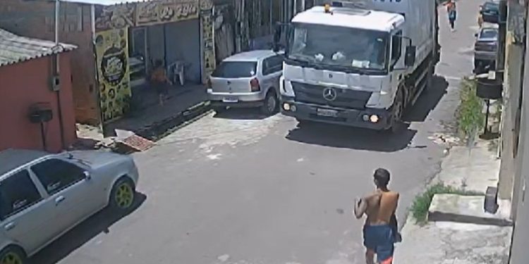 Vídeo forte: menina de 6 anos m0rre atropelada ao sair sozinha para comprar pão em Manaus