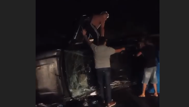 Vídeo: Motorista capota com picape em ac1dente na BR-174