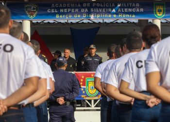 Segunda turma de alunos oficiais combatentes e de saúde inicia Curso de Formação da PMAM