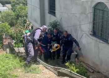 Homem é resgatado todo qu3brad0 após ser julgad0 pelo Tribunal do Cr1m3 em Manaus