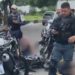 Motociclista foge de blitz e acaba sofrend0 ac1d3nte na ‘rua do Fuxico’; VÍDEOS