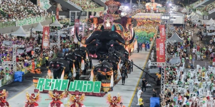 Reino Unido da Liberdade é a campeã do Carnaval de Manaus