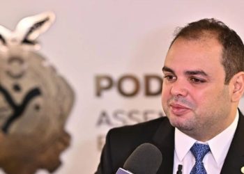 Roberto Cidade é mantido com presidente da Aleam após STF extingue ação contra eleição