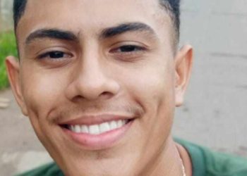 Jovem sai para pescar com os amigos e acaba caindo da canoa durante temporal no Amazonas