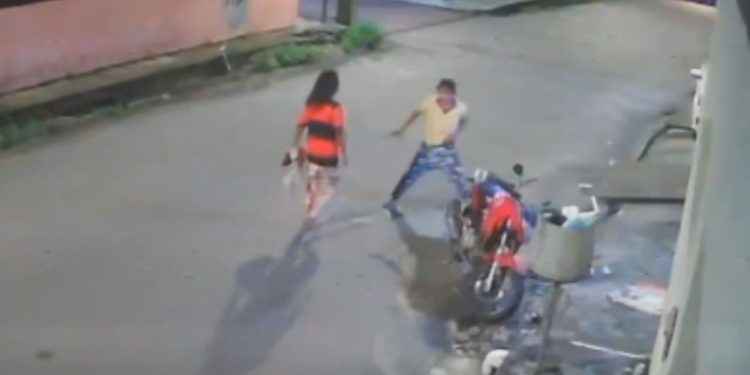 Vídeo: Homem tenta terminar relacionamento e acaba esfaque4d0 pela esposa em Manaus
