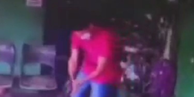 Vídeo forte: Polícia pede apoio para identificar e achar homem que m4t0u mecânico no Tarumã