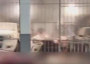 Concessionária de veículos no bairro Japiim é tomado pelo fogo; vídeo