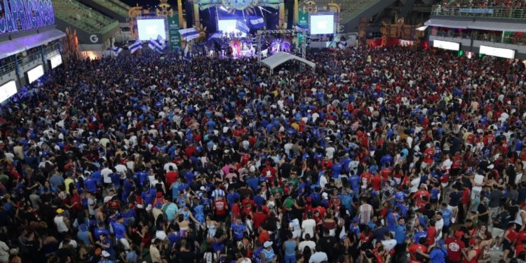 Temporada 2025 dos Ensaios dos Bumbás estreia com  Sambódromo lotado; confira a programação