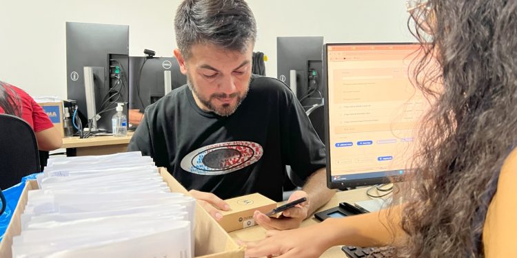 SSP-AM aguarda donos de 472 aparelhos celulares prontos para serem restituídos em Manaus