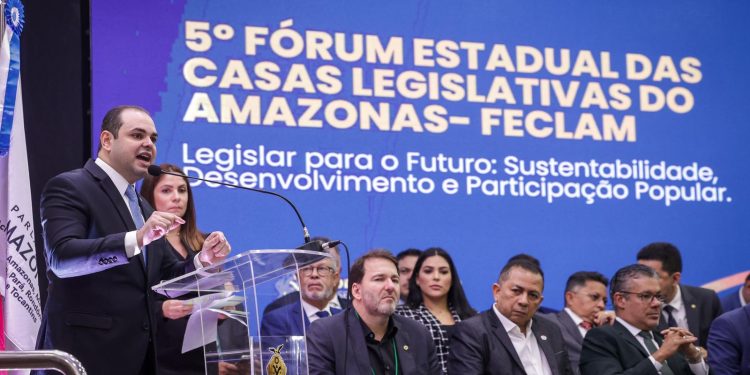 Presidente Roberto Cidade destaca importância do Feclam para a melhoria das atividades parlamentares nos municípios do interior do Amazonas