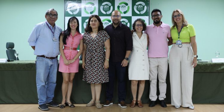 Desempenho acadêmico: UEA apresenta painel com resultados positivos das avaliações externas dos cursos de graduação