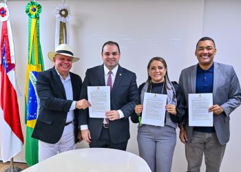 Presidente Roberto Cidade assina termo de cooperação com a Câmara de Borba para revisão da Lei Orgânica do município