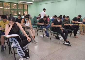 Pré-vestibular da UEA: AprovENS divulga inscrições para 76 vagas remanescentes