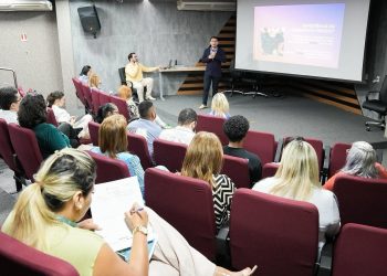 Servidores da CMM participam de palestra de conscientização ao Dia Nacional do Autismo