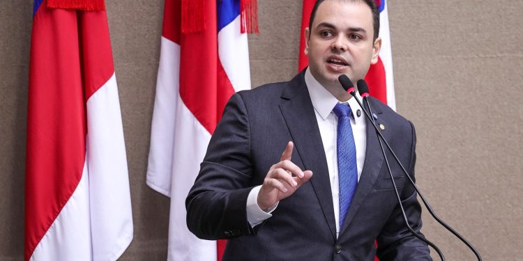 Roberto Cidade cobra negociação entre entidades e auditores fiscais em greve para evitar prejuízos à economia do Amazonas