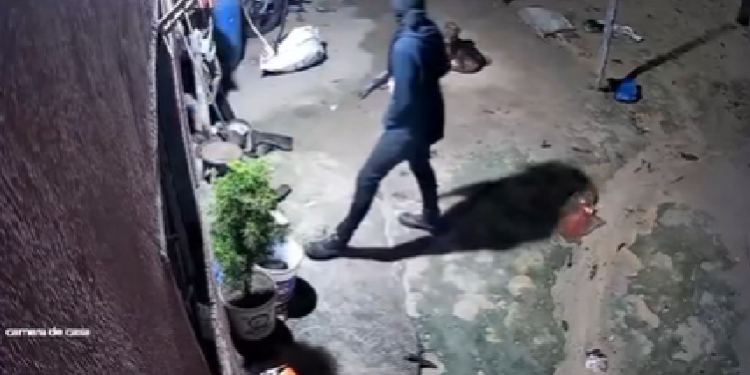Vídeo: Pelo menos três casas são alvos de band1d0s agr3ssivos em ramal no AM