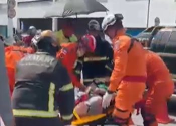 Carros fazem ‘sanduíche’ de motociclista e ele fica f3r1d0 na avenida Darcy Vargas