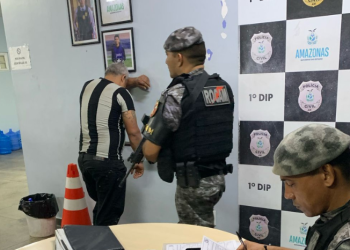 Mulher não arrega pra band1d0, sai na p0rrada e ele vai preso após assalt0 dentro da linha 640