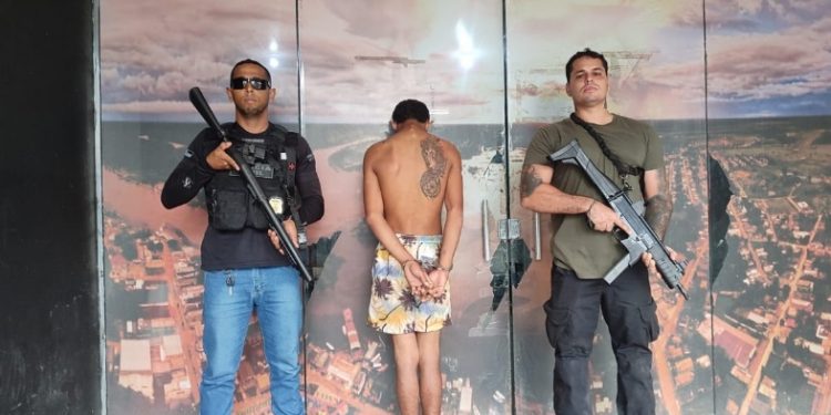 Ladrã0 usa terçad0 para ameaçar jovem de 16 anos de m0rte se ele não der o celular no Amazonas
