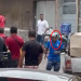 Vídeo: Vizinho que golpe0u idoso com enxada é pres0 em Manaus