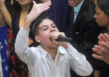 Milagreiro ou manipulador? Ad0lescent3 viraliza como ‘pastor mirim’ e é alvo de denúncias e ameaças