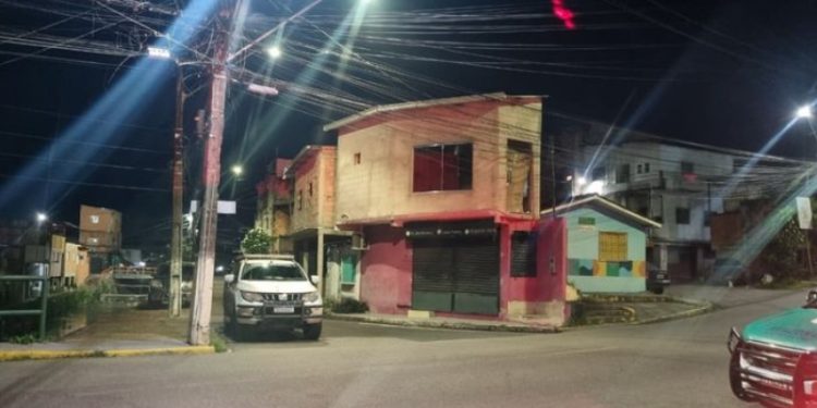 Veja: Homem é ex3cutad0 com t1r0s na cabeça no bairro Parque 10