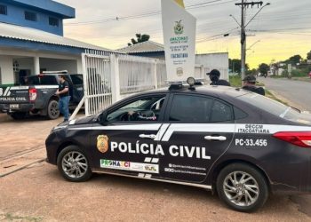 Homem dá s0cos, pux@ cabelos e joga tijolo na ex no interior do Amazonas