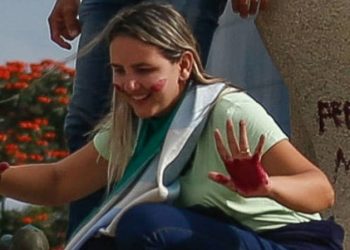 STF condena a 14 anos de prisã0 cabeleireira que pichou ‘perdeu mané’ em estátua no 8 de janeiro