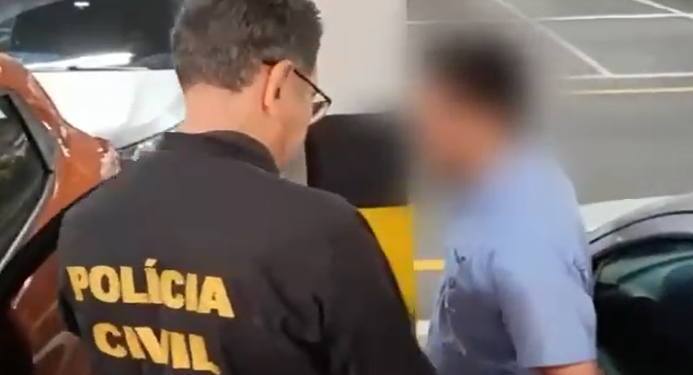 Vídeo: Religioso de igreja evangélica é pr3s0 por alic1ar e ab*sar de jovens de 12 a 14 anos em Manaus