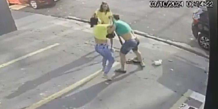 Uber é condenada a pagar indenização a passageira agredida por motorista em Manaus