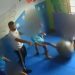Revoltante: vídeo mostra professor dando rasteira em aluno autista de 11 anos