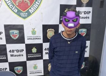 Dr0gado, jovem ame4ça família com terçado e tenta m4tar policiais no AM