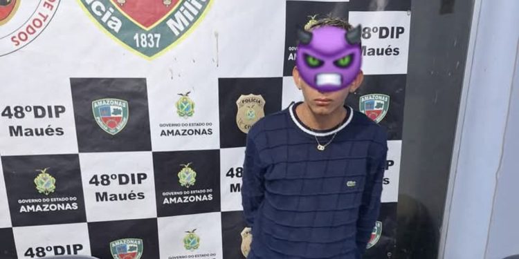 Dr0gado, jovem ame4ça família com terçado e tenta m4tar policiais no AM