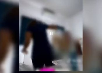 Estudante de medicina vaza vídeo com jovem fazendo exame ginecológico