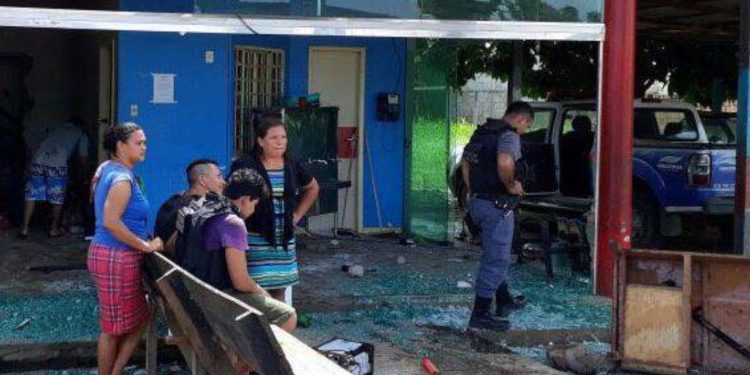 Policiais frustram rebelião de presos dentro de delegacia no interior do Amazonas