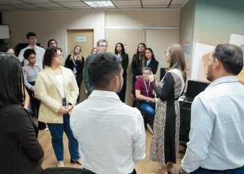 Câmara Municipal de Manaus recebe estudantes de Direito para vivência prática do processo legislativo