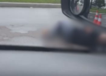 Motocicleta derrapa em via escorregadia e deixa mulher ferid4 na Ponta Negra