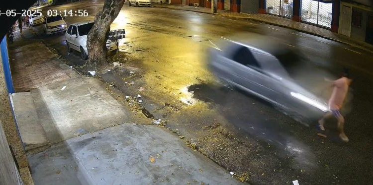 Vídeos: Em velocidade insana, carro atr0pela e m@ta homem no Centro de Manaus