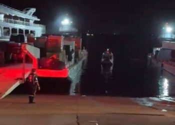 Canoeiros ficam ferid0s após serem atingidos por balsa no Rio Negro