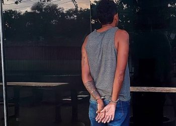 No AM, doidã0 de dr0ga toca em comerciante e oferece R$ 100 para ter relações