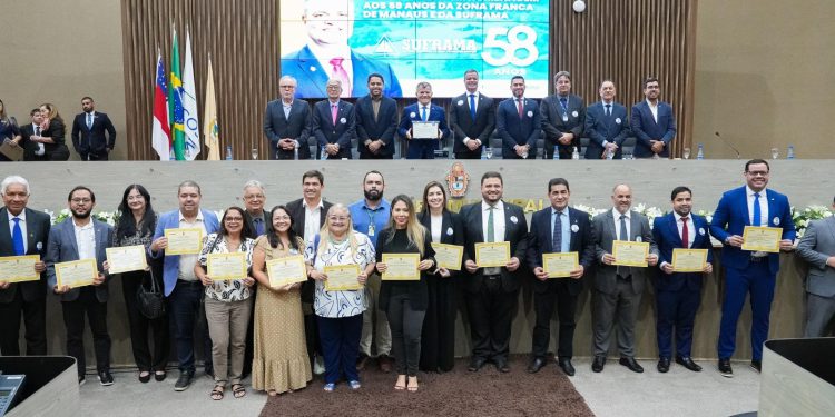 Em Reunião Solene, CMM homenageia Suframa pelos 58 anos de atuação na Amazônia