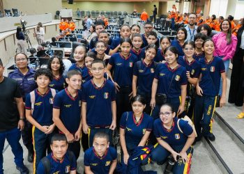 Projeto da Escola do Legislativo leva alunos do CMPM IV à Câmara Municipal de Manaus