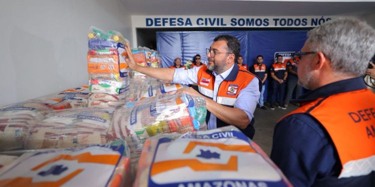 Operação Cheia 2025: Governador Wilson Lima vistoria envio de 50 toneladas de ajuda humanitária para Borba e Novo Aripuanã