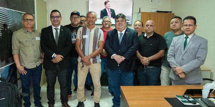 Presidente David Reis e vereadores dialogam com Sindicato dos Vigilantes e agendam Tribuna Popular para categoria