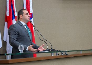 Presidente Roberto Cidade anuncia ação judicial contra a Amazonas Energia por deixar Manicoré às escuras há mais de dois meses