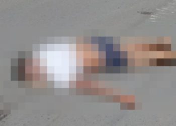 Vídeo: suspeit0 de assalt0 cai da moto e m0rre no asfalto em Manaus