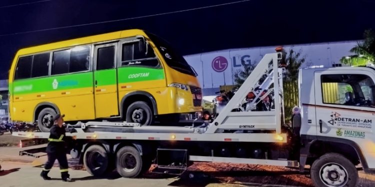 Motorista do “Amarelinho” é pego dirigindo bêbado e sem CNH em Manaus