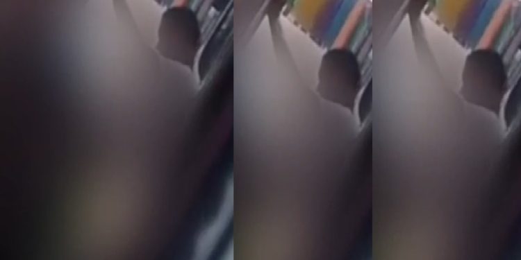 Vídeo: homem é pego desentupindo a foça do amigo na Z0na Norte de Manaus: ‘fresco’